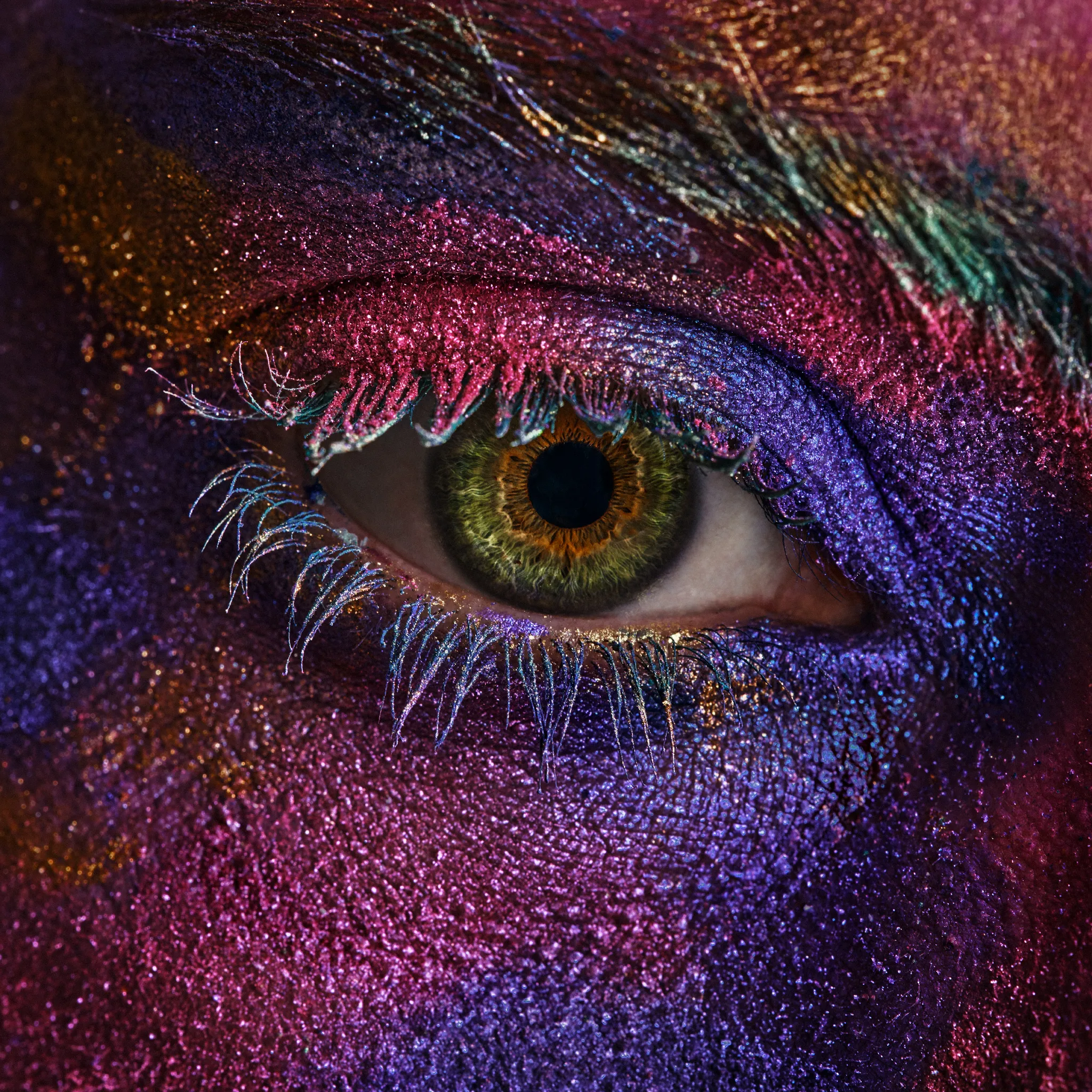 220126 - Yeux - Anne-Marie0777_2048 long edge_2048x2048_U_150_G10