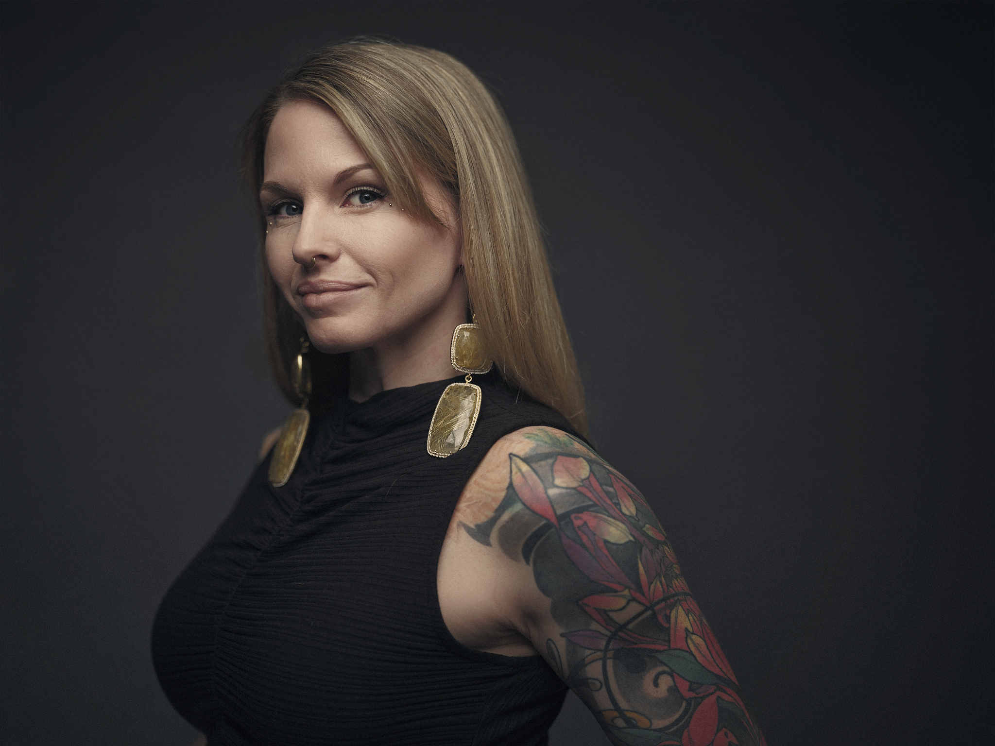 230110---Empire-Body-Art7881-1_2048-long-edge_2048x1536_U_100_G10_Color 1.jpg