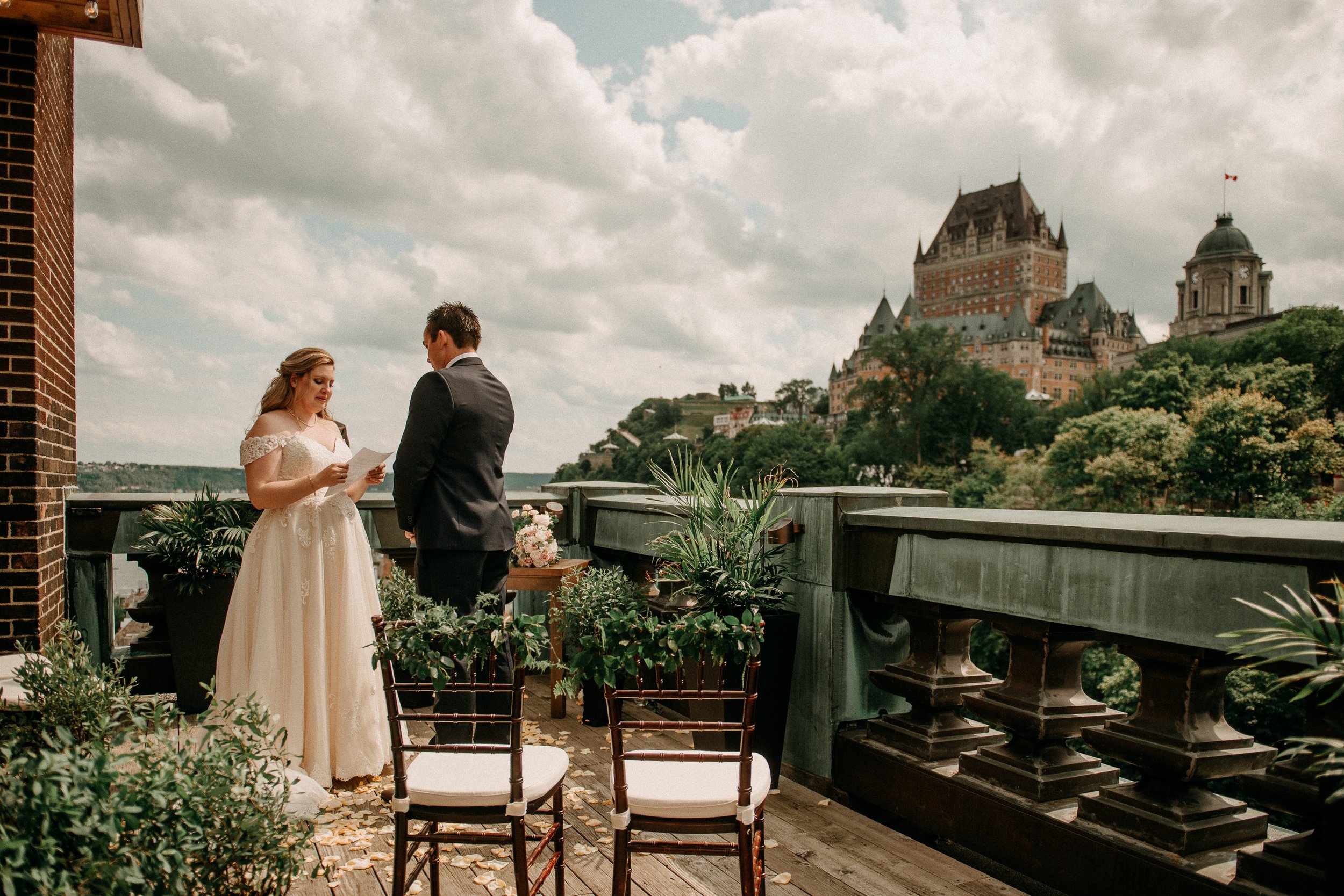 Archive/Chapitre 24/attachments/Mariages/43f7369d6079f447ad35908a7f30677a_MD5.jpg