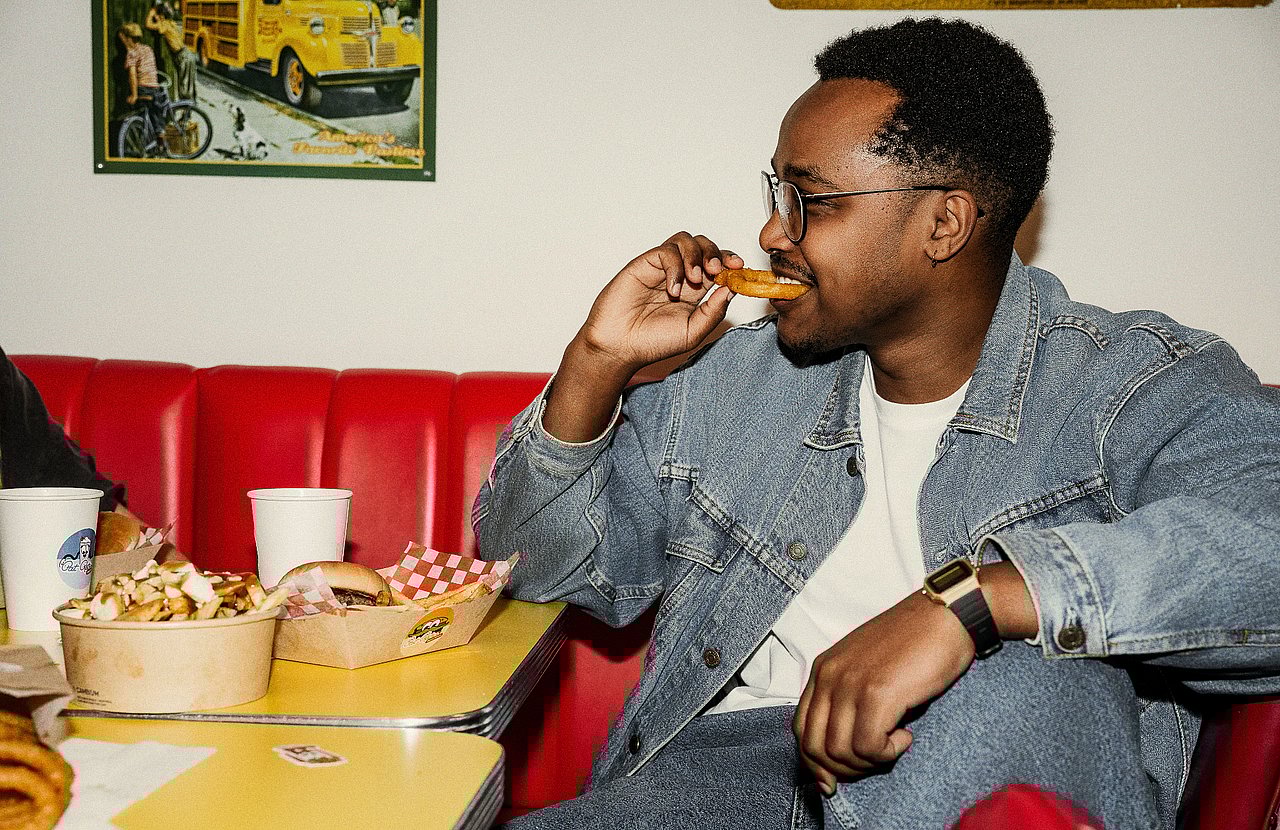 Pat Retro_Studio Session-296_2048x1328_U_100_G10_Flickr  500px